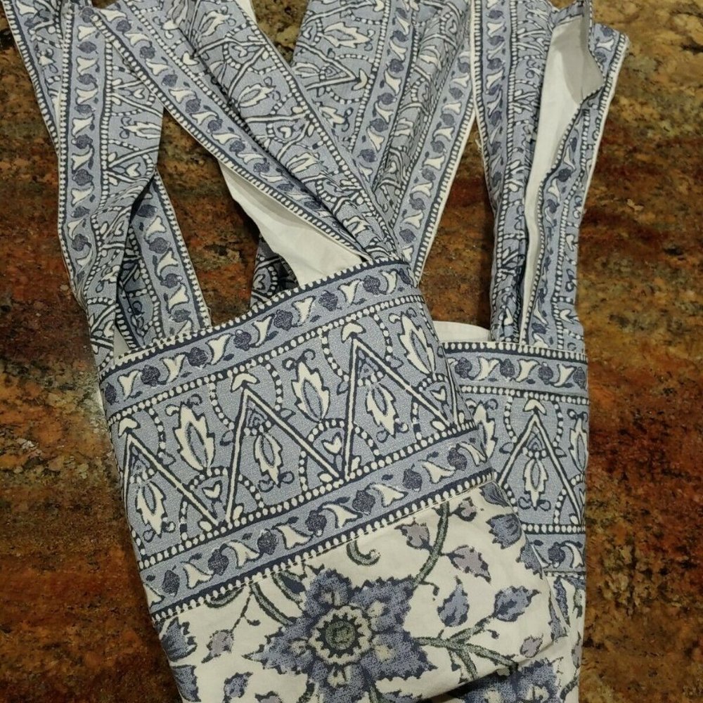 Pr Pottery Barn Dorm Standard Pillow Shams w/ Ties 30x20"